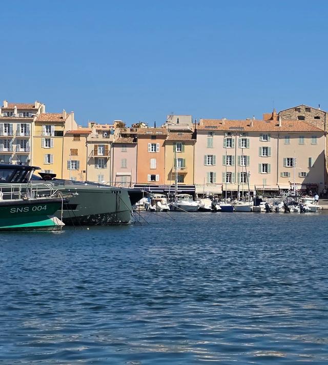 Pastel houses along the old port of Saint-Tropez